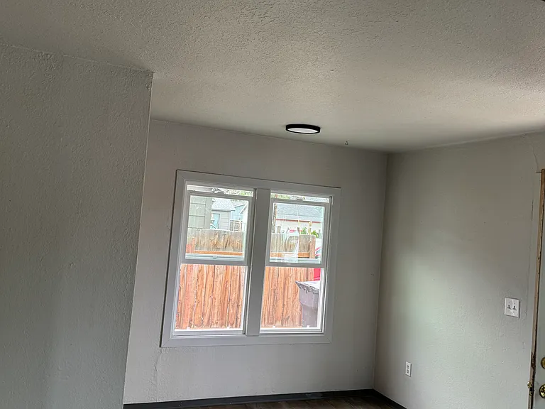 604 N 6th Ave #A — Photo 4