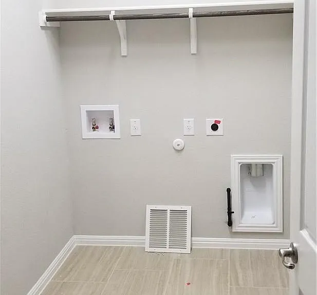 908 Kingston Pl — Photo 13