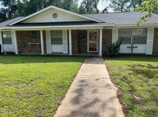 111 Valley Ln, Crockett, TX 75835