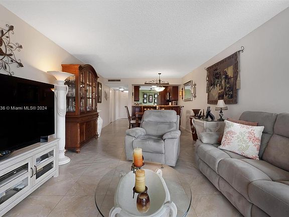 4th image of 5736 Coral Lake Dr #312