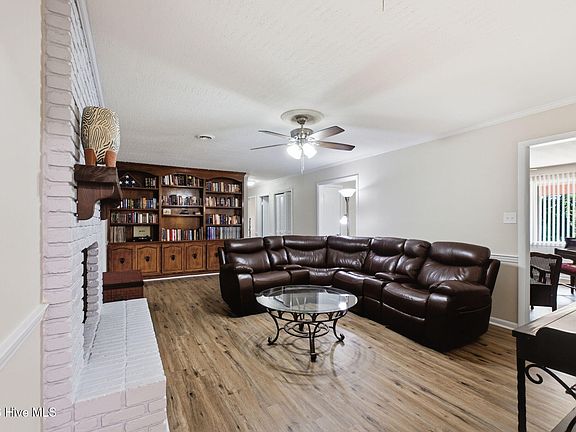 4th image of 1223 Oakdale Road