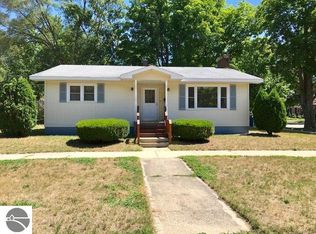 621 Cherry St, Cadillac, MI 49601
