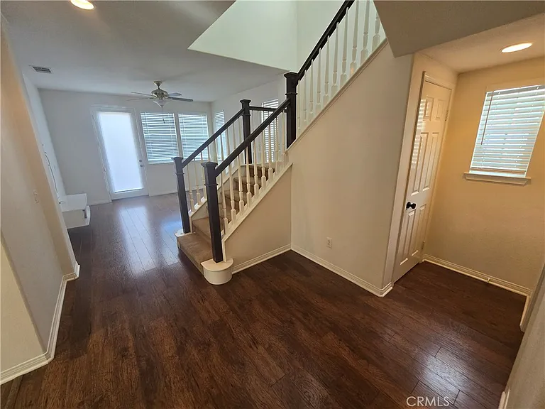 230 W Sparkleberry Ave — Photo 3