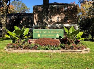 3 E Mill Dr APT 1E, Great Neck, NY 11021