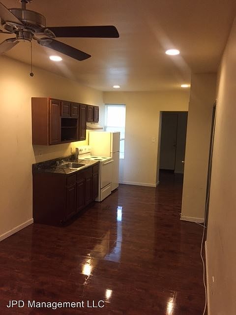 1st image of 1854 Clarence St Fl 1ST