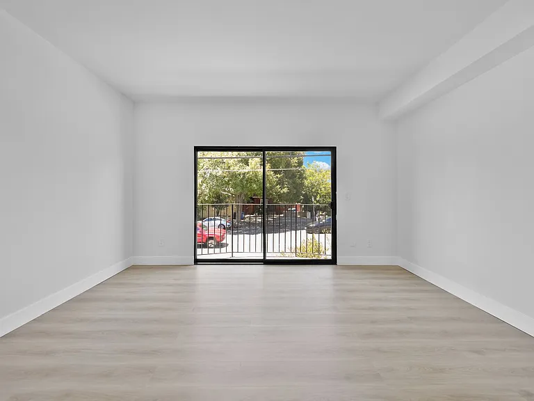 6606 Hazeltine Ave #108A — Photo 14