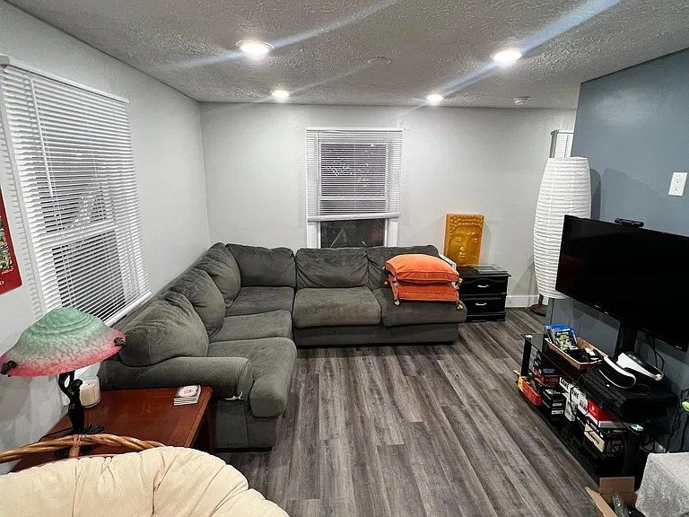 315 E Southern Dr — Photo 5
