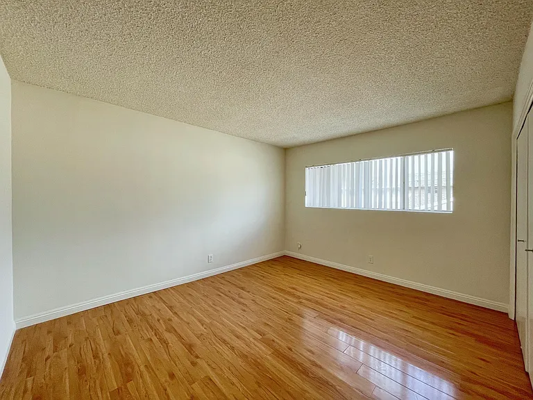 532 N New Ave #12 — Photo 13