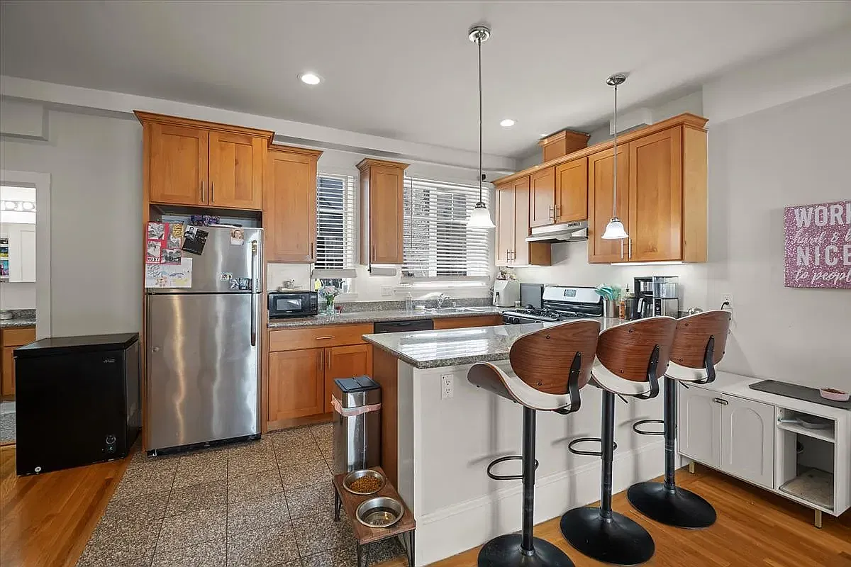 1 bed, 700 sqft, $2,700 — Photo 2