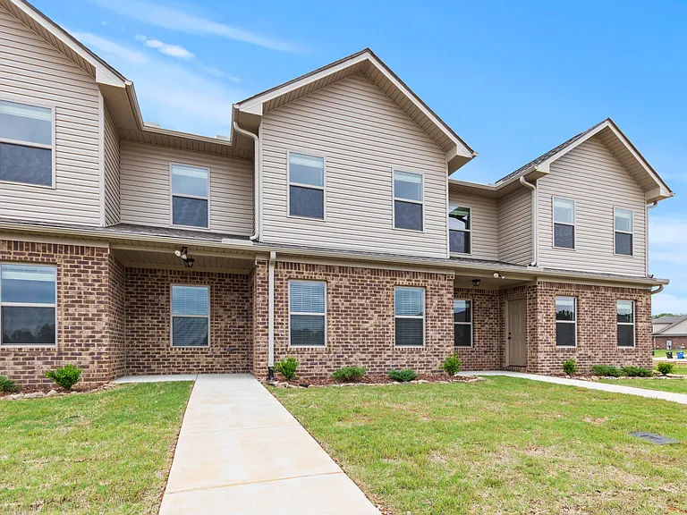 Lucas Ferry Townhomes — Photo 103