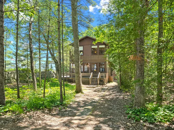 1277 & 1279 Woodland Dr, Gravenhurst, ON P0E 1G0