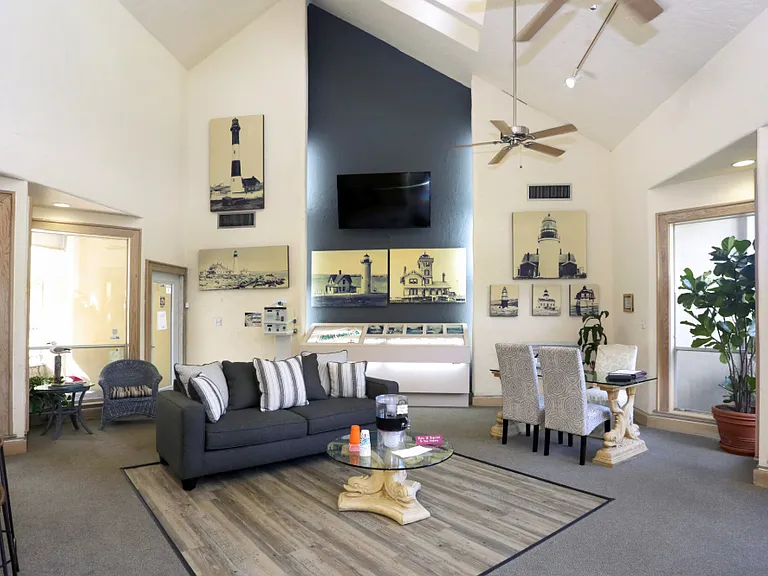 Lighthouse Bay Apartment Homes — Photo 13