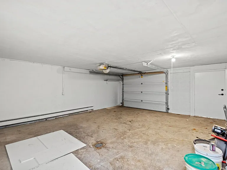 250 Vine St — Photo 30