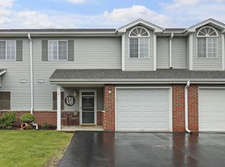 7122 Fieldview Dr, Racine, WI 53406