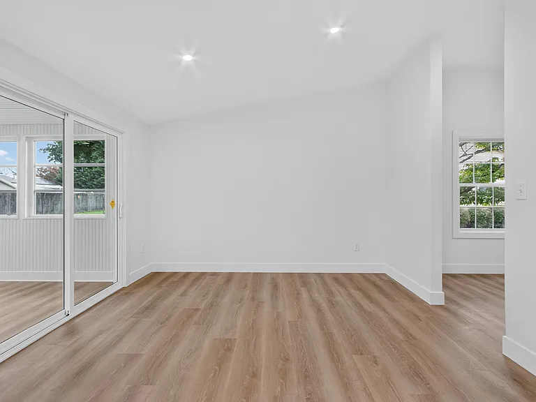 45 Tiffany Dr — Photo 7