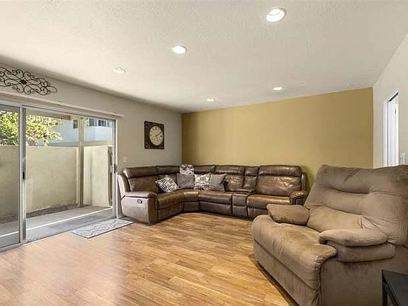 3rd image of 6852 Citriadora Ct
