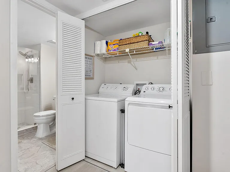 11230 Green Lake Dr #204 — Photo 23