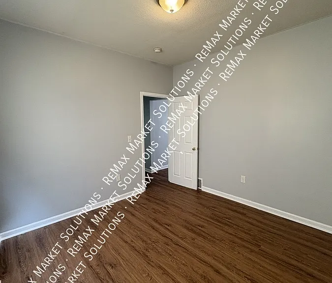 2082 W 87th St #1 — Photo 6