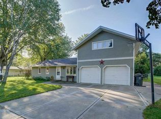 715 Roosevelt St, Stoughton, WI 53589