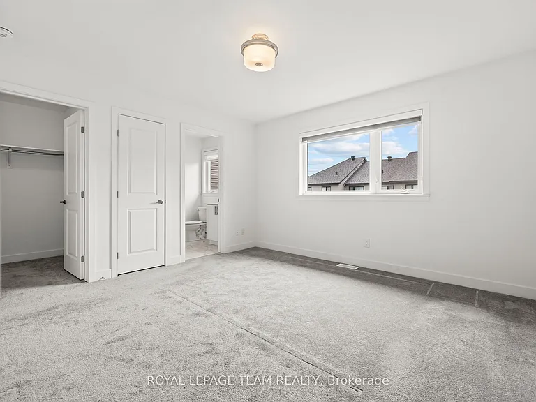 47 Moosonee Cres — Photo 11