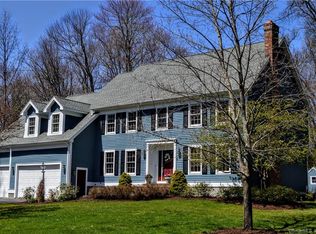 12 Boxwood Rd, Farmington, CT 06032