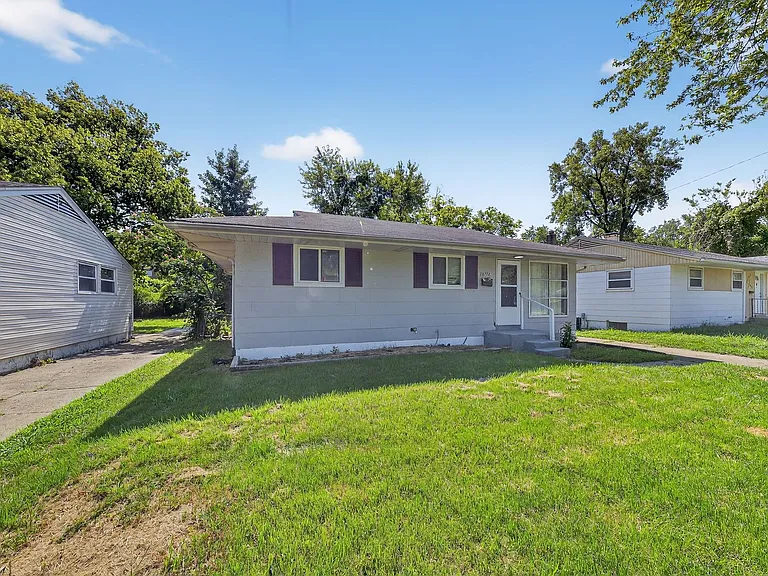 10772 Spring Garden Dr — Photo 3