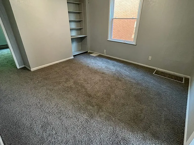 642 Forest Ave — Photo 6