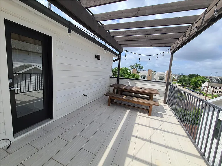 2610 Polk St — Photo 13