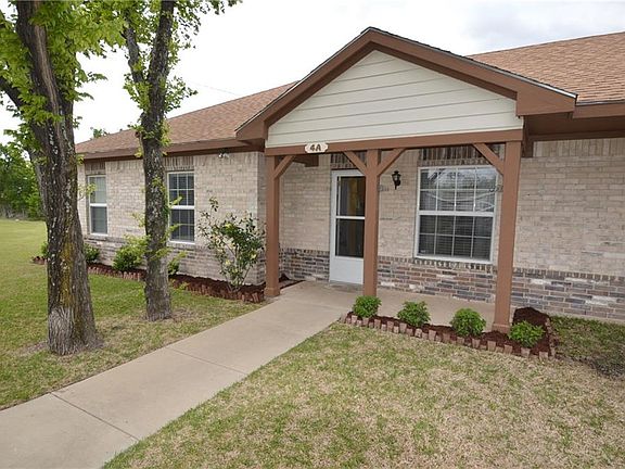 3rd image of 300 Cotton Belt Ave Unit 4