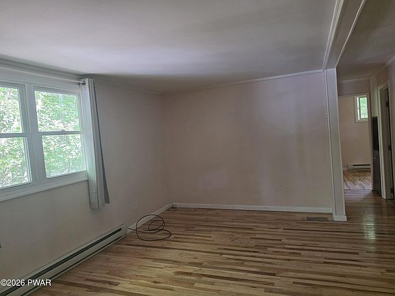 3rd image of 123 Lewis Rd