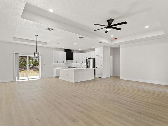 4th image of 10439 GYPSY AVENUE