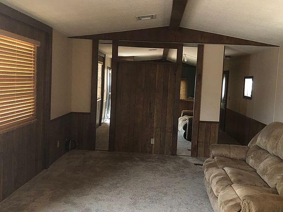4th image of 246 Friar Tuck Ln