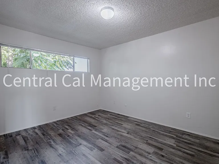 4008 Fishering Drive — Photo 5