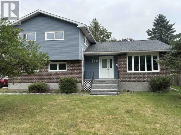 952 Russell Bay, Fort Frances, ON P9A 3N9