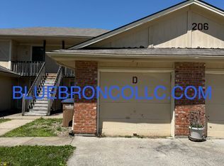 206 Sky Vue Dr #D, Raymore, MO 64083