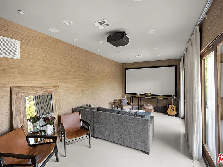 2035 De Mille Dr — Photo 12