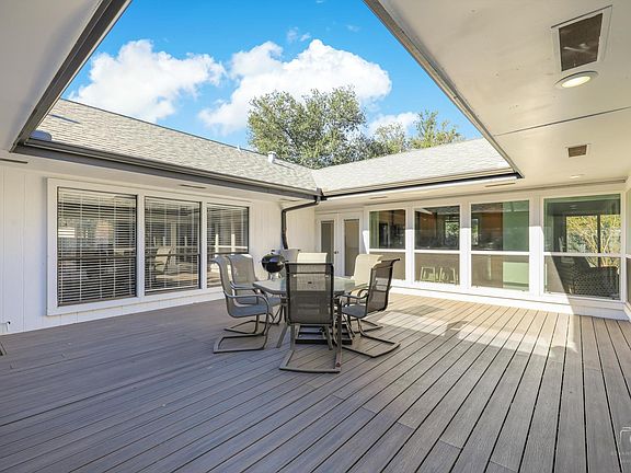 5th image of 3913 Knob Hill Dr