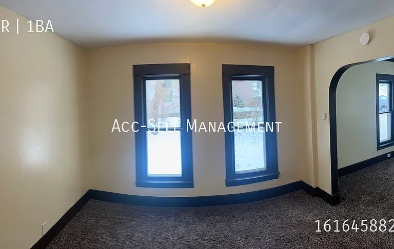836 Coit Ave NE — Photo 5