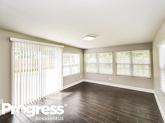 4th image of 3477 Docksider Dr N