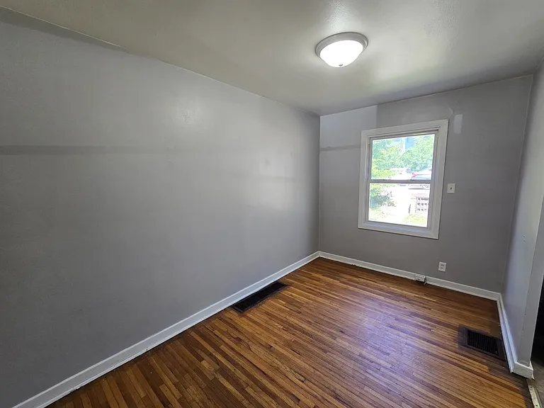 227 Madison St — Photo 5