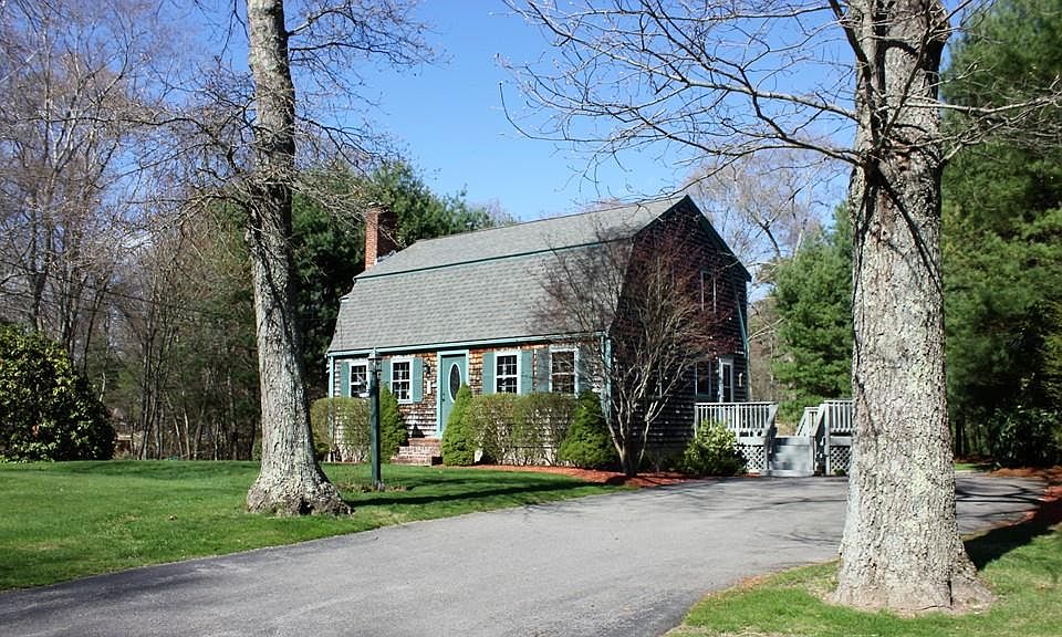 1st image of 69 Oak St