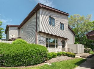 1018 Schoolgate Rd, New Lenox, IL 60451