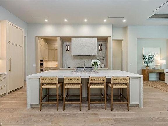 3rd image of 4851 Crayton RD