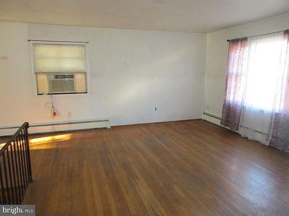 2nd image of 13928 Mathews Dr