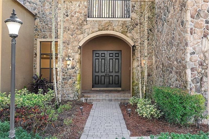 1st image of 10546 Versailles Blvd
