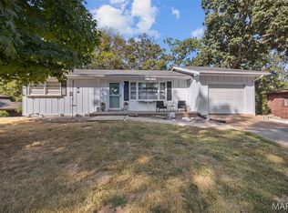 2 Bluebird Ln, Fenton, MO