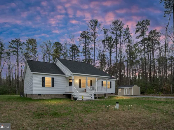 300 River Oaks Rd, Center Cross, VA 22437