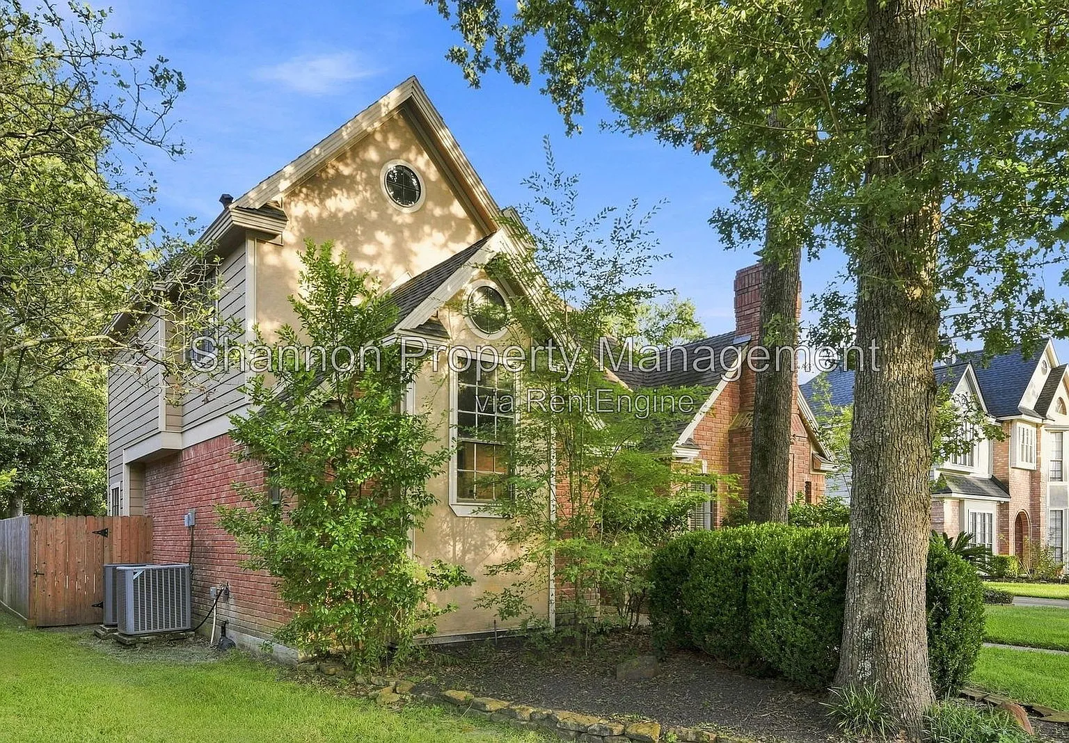4 bed, 2.5 bath, 3500 sqft, $3,400 — Photo 1