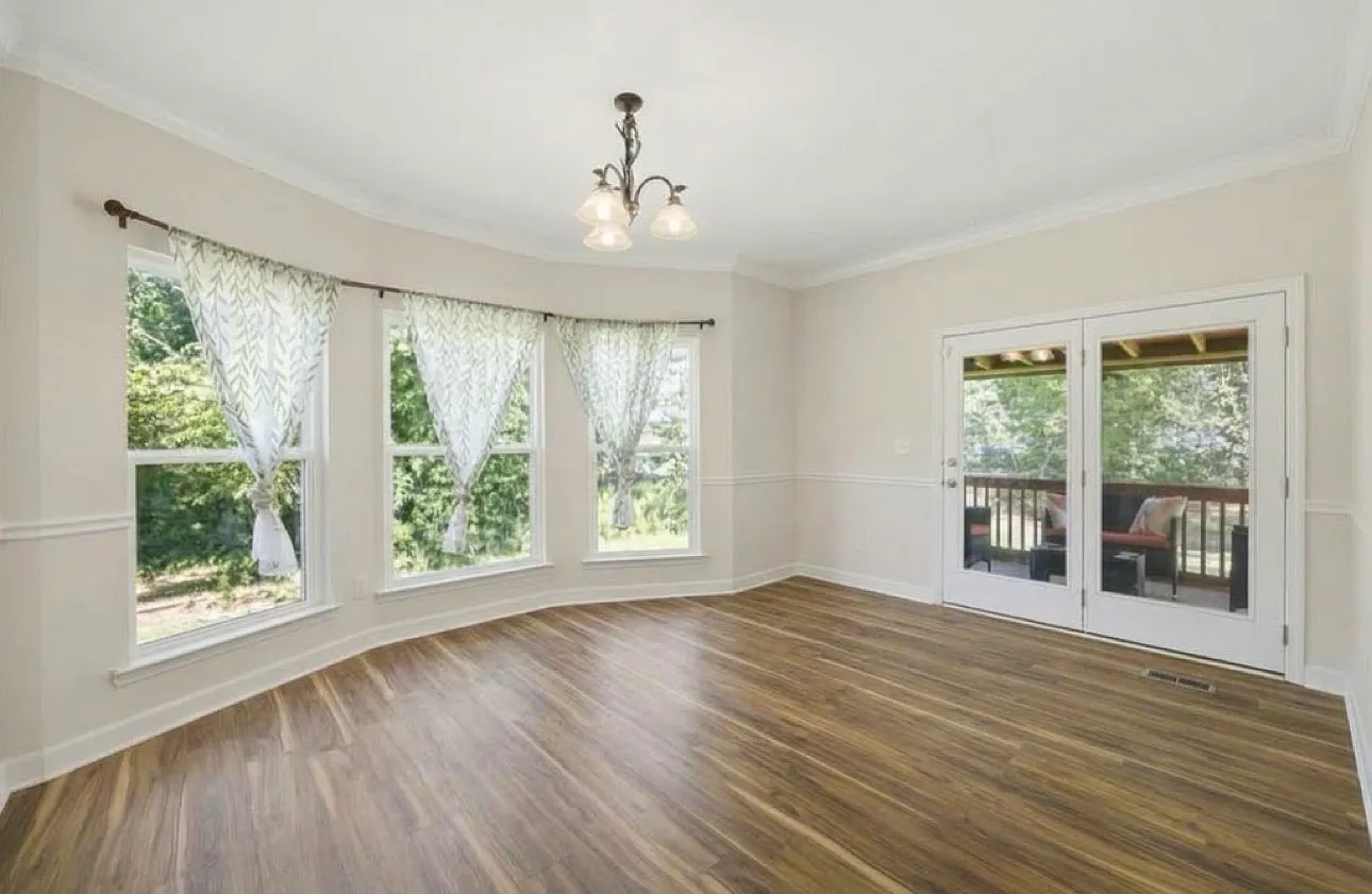 4 bed, 2171 sqft, $2,650 — Photo 4