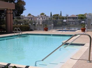 850 Lakeshore Dr, Redwood City, CA